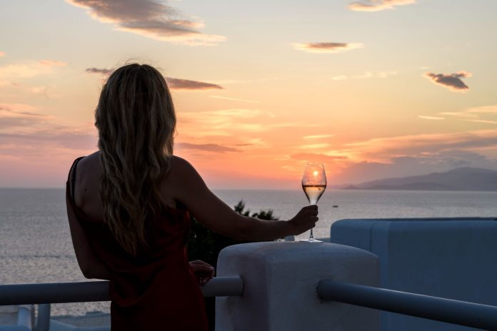 Casa-Anna-Mykonos-Deluxe-Suite-with-Sea-View-15